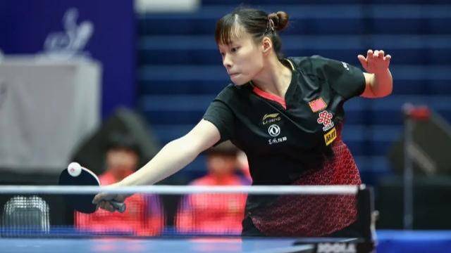 到聚光灯下 到聚光灯下